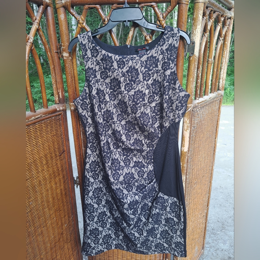 Alison Sheri dress size Large ⚘️🌷